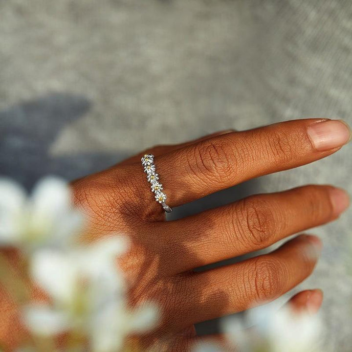 Emily | Adjustable Silver Daisy Ring