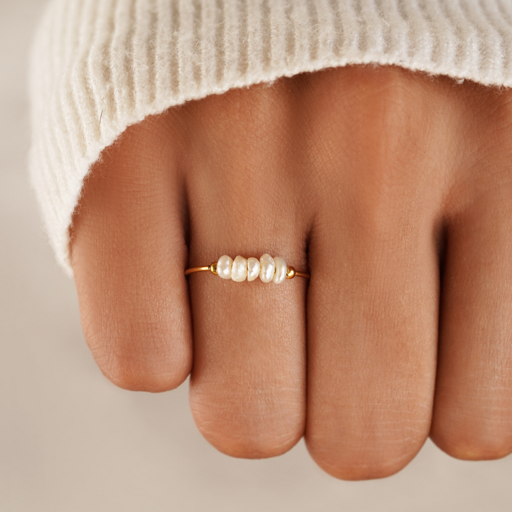 Kate | Timeless Ring Adorned with Freshwater Pearl