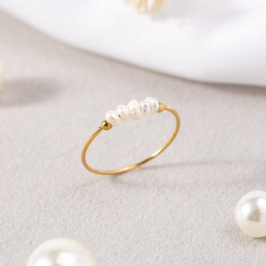 Kate | Timeless Ring Adorned with Freshwater Pearl