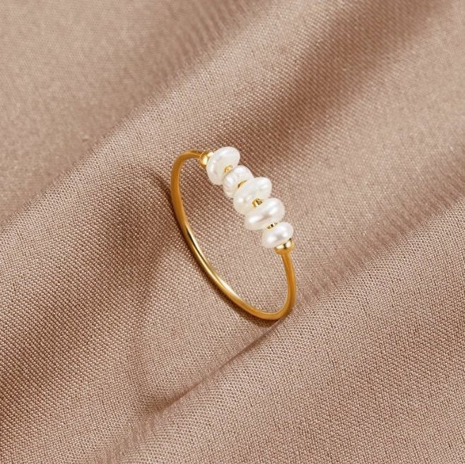 Kate | Timeless Ring Adorned with Freshwater Pearl