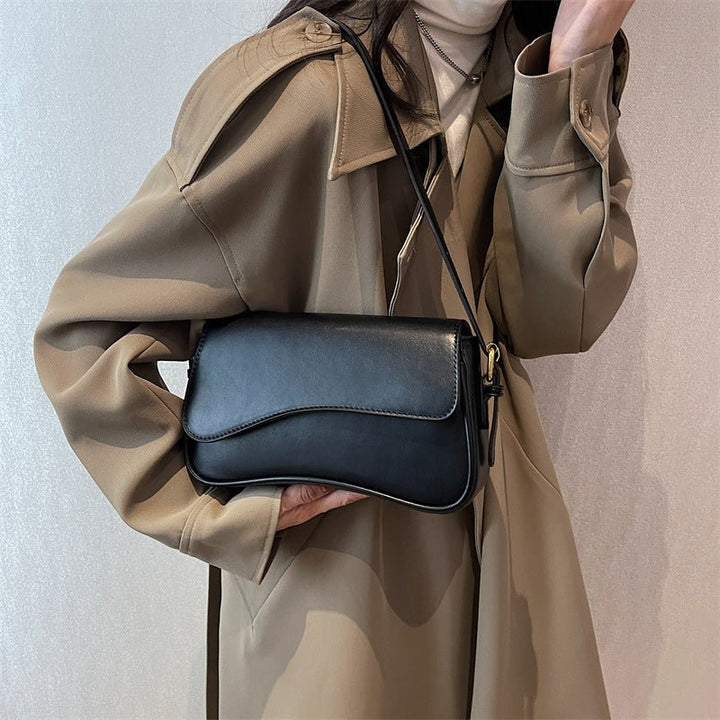 Madison | Elegant Saddle Bag